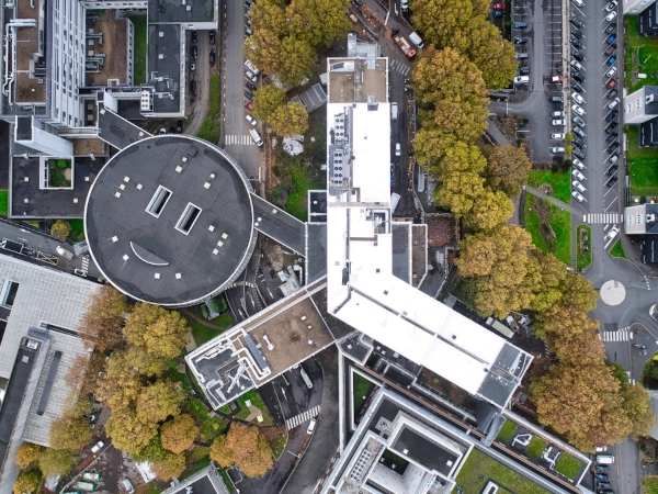 L’inspection par drone, peut intervenir dans de nombreux domaines. Les bâtiments, communauté de commune à Nantes, Couvreur à cholet, ouvrage d'art en loire atlantique, monuments historique à angers.